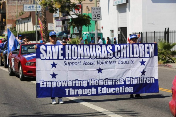 Hondureños en Los Ángeles festejan su Independencia