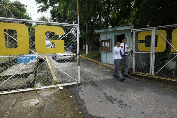 Insep despide unos 3,000 empleados públicos