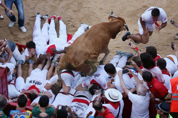 Primer encierro de San Fermín en Pamplona, España