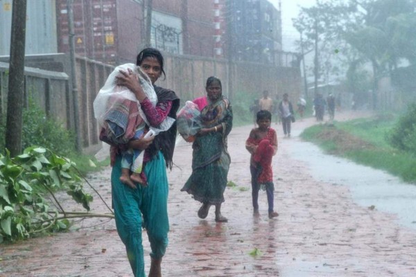 Ciclón 'Roanu' deja 500,000 evacuados en Bangladesh
