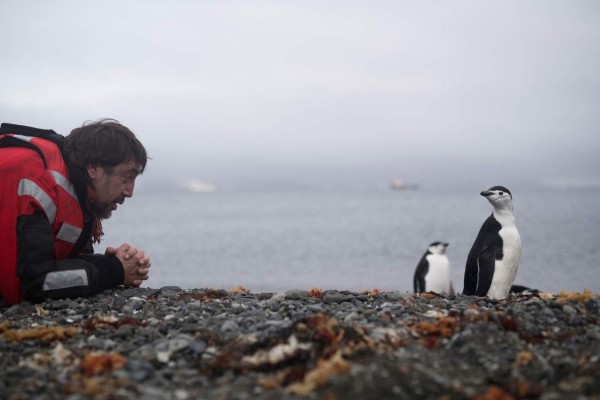 Javier Bardem se sumerge en submarino por la conservación en océano Antártico