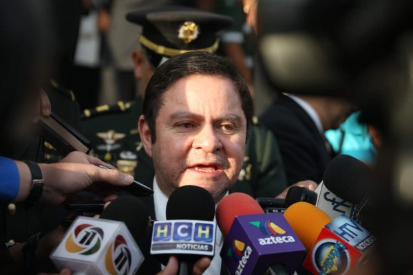 Maestros denuncian a Rivera Avilés por fallo contra el Imprema