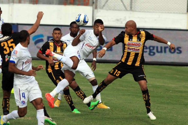 El España analizó no jugar segunda parte