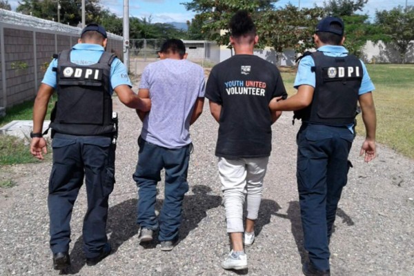 Arrestan a dos jovencitos por violar a madre e hija en Comayagua