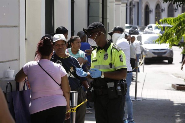 Suben a 6 las muertes y a 345 los contagios de COVID-19 en Panamá