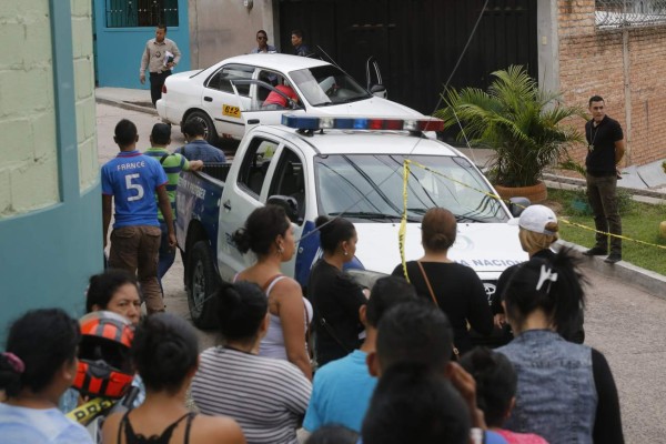 Matan a tiros a taxista cuando esperaba a sus hijos frente a una escuela