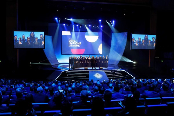España contra Inglaterra y Croacia en grupo de la UEFA