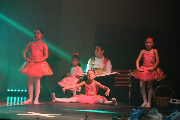 La Happy New Dawn revivió el nacimiento de Jesús