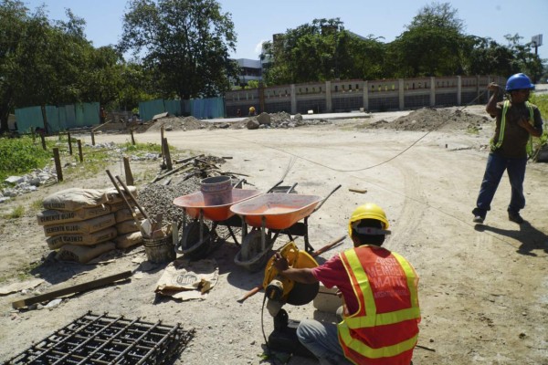 Habilitan nueva salida vehicular en la Unah-vs