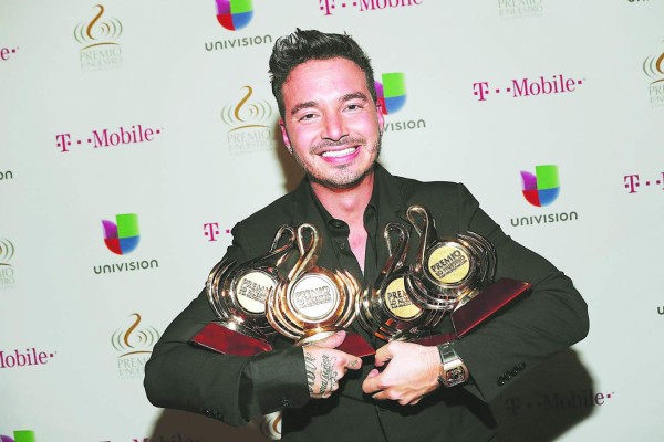 MIAMI, FL - FEBRUARY 19: J Balvin attends the 2015 Premios Lo Nuestros Awards at American Airlines Arena on February 19, 2015 in Miami, Florida. (Photo by Alexander Tamargo/Getty Images For Univision)