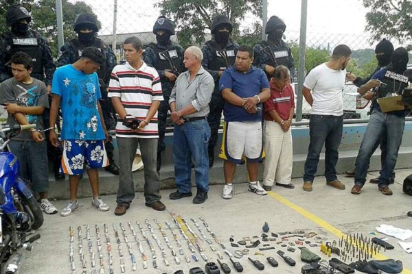 Droga y armas encuentran en allanamientos en Tegucigalpa