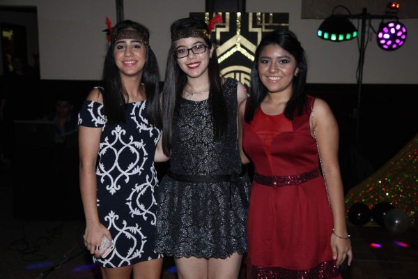 Promoción 2016 de la escuela episcopal El Buen Pastor comparte