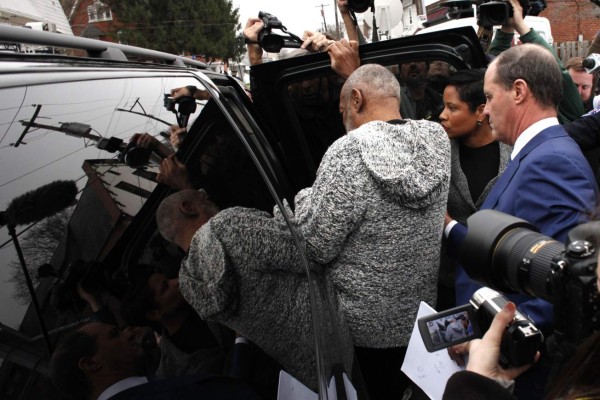 Fijan fianza de millón de dólares a Bill Cosby