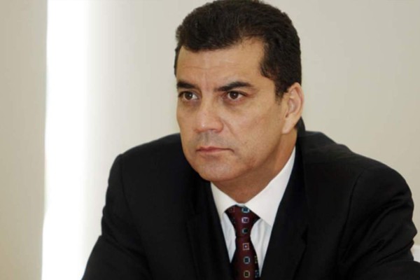 Elvin Santos y su padre quieren presentarse voluntariamente por caso Pandora