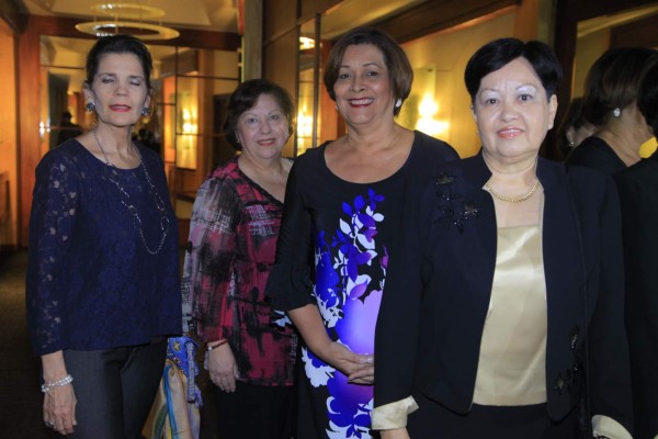 El CCS entrega su premio Esencia de mujer