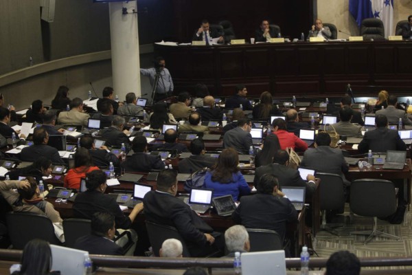 No aprobarán reforma que viola el secreto profesional