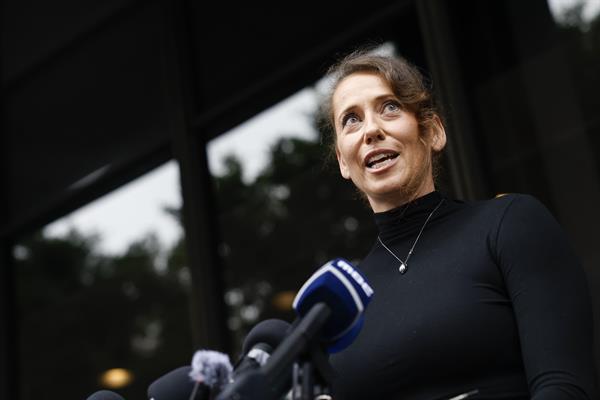 Ana Maria Baralt, prima de Erik y Lyle y vocera de la familia, señaló que “si el caso se hubiera escuchado hoy, con la comprensión que tenemos ahora sobre el abuso y el trastorno de estrés postraumático, no tengo ninguna duda de que la sentencia habría sido muy diferente”.