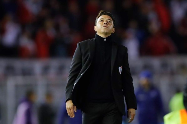 Gallardo fue operado con éxito para extraerle cálculos renales