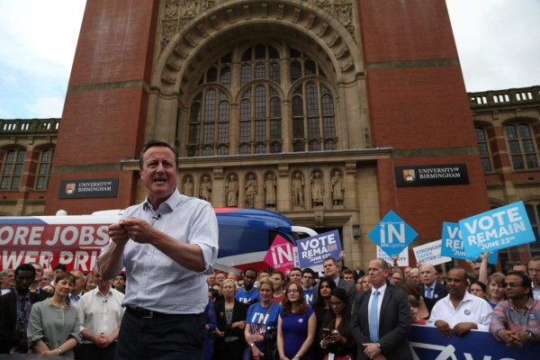 Britain's Prime Minister David Cameron delivers a speech at a Britain Stronger In Europe event campaigning for people to vote to remain in the EU in Birmingham, central England, on June 22, 2016. Wednesday is the last day of campaigning for Britain's referendum on whether or not to stay in the EU, a momentous decision with far-reaching implications for Britain and Europe. / AFP PHOTO / POOL / Geoff CADDICK