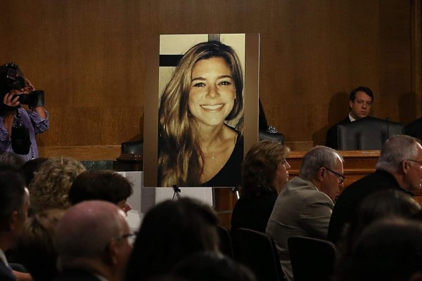 Demócratas piden revisar política de detención migratoria