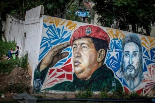 Venezolanos sacan oración 'Chávez nuestro que estás en el cielo'