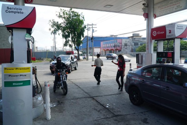 Gobierno y distribuidores dicen que sí hay combustible