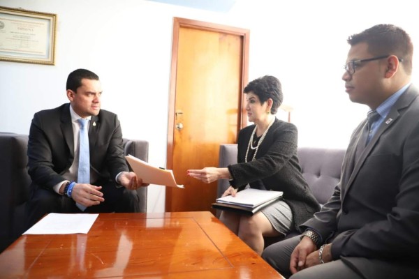 Deducirán salarios de los días no trabajados a diputados faltistas