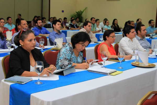 Empresarios hondureños estudian las nuevas reformas laborales