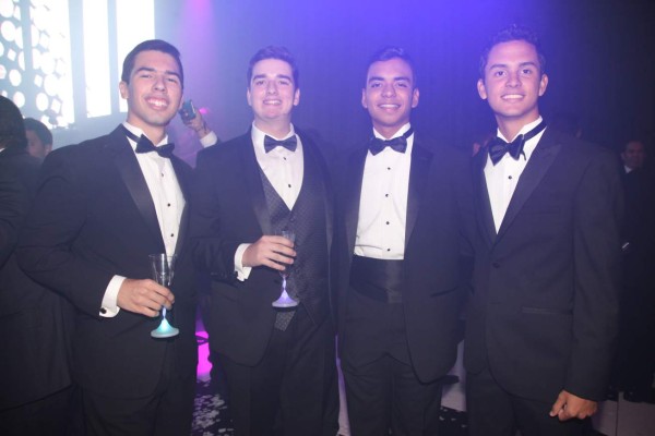 Escuela Americana y su espléndida fiesta de graduación