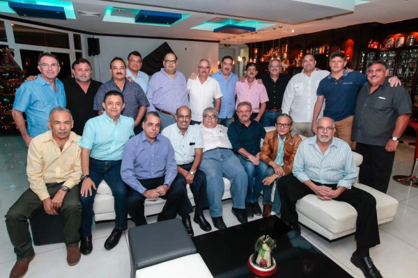 Exalumnos de La Salle celebran por la amistad