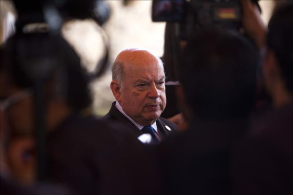 Insulza insta a hondureños a 'reconocer' a Hernández como presidente electo