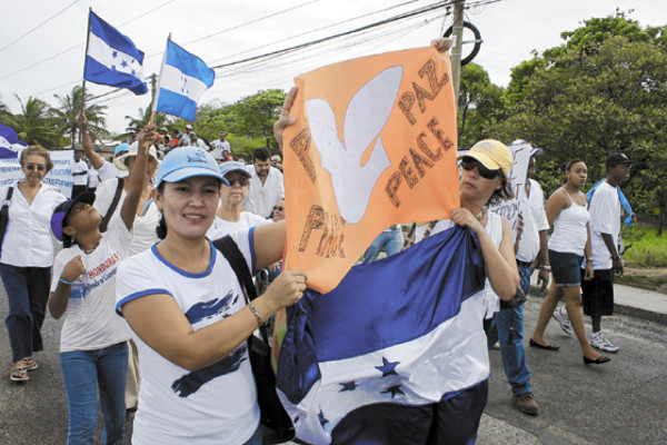 Isleños unidos en defensa de la constitución