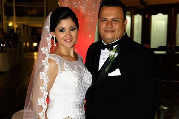 Brenda Díaz y Juan Carlos Luna contraen nupcias