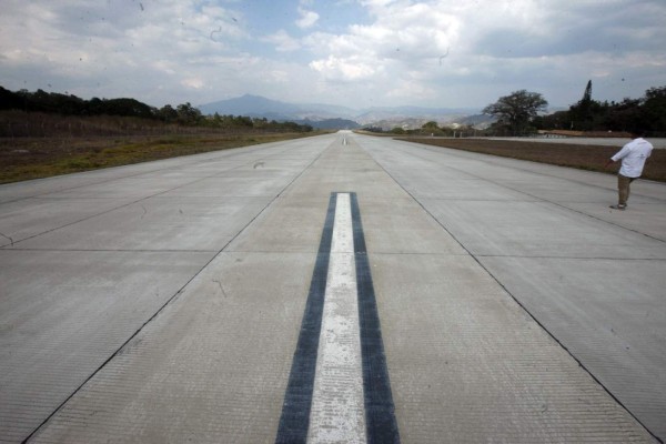 Habilitados 8 aeródromos para vuelos domésticos a Guatemala