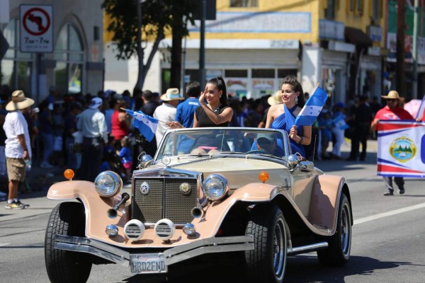 Hondureños en Los Ángeles festejan su Independencia