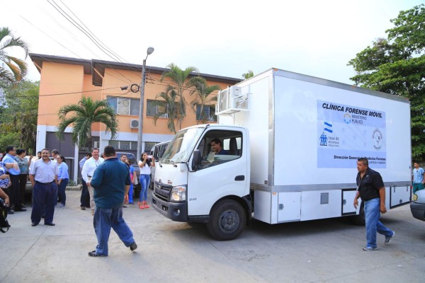 Llega clínica móvil a Medicina Forense de San Pedro Sula