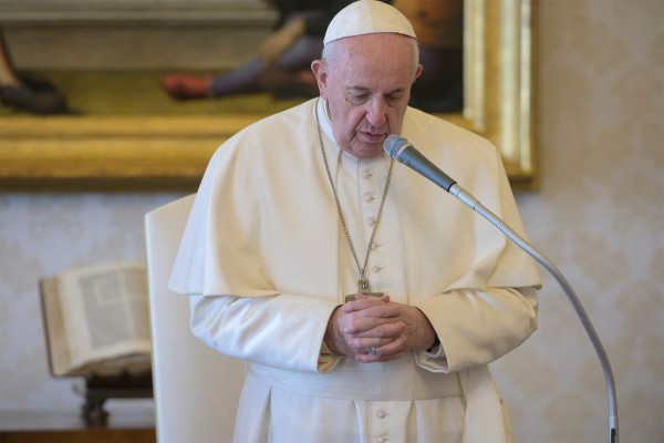 El Papa implora 'misericordia para la humanidad' golpeada por coronavirus
