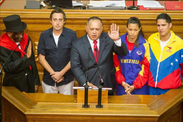 Diosdado Cabello es reelegido presidente del Parlamento venezolano