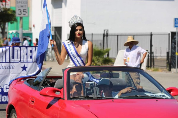 Hondureños en Los Ángeles festejan su Independencia