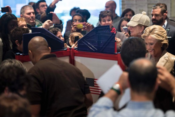 'Espero ganar': Hillary Clinton tras votar en Nueva York