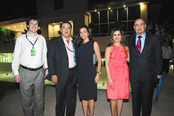 Fiesta catracha en jardines de Altia