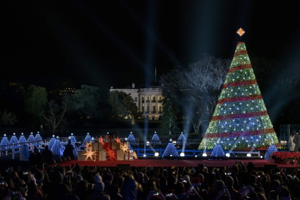 El mundo se ilumina por la Navidad