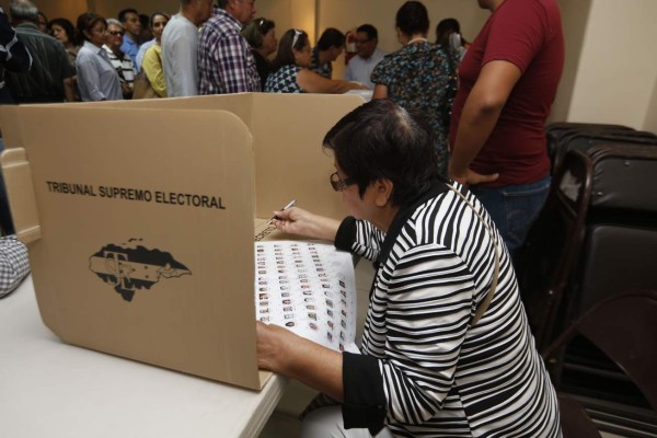 Abogados votan por sus 20 candidatos a magistrados