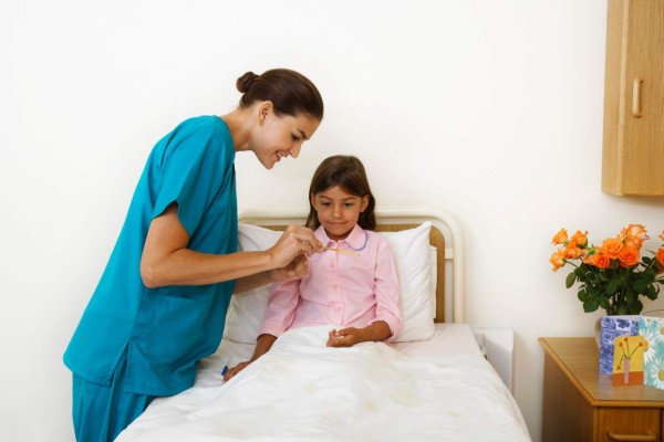 Los pediatras tendrán que agregar el tema de la pobreza en las visitas de rutina