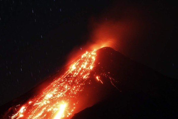 El Volcán de Fuego aumenta sus erupciones en Guatemala  