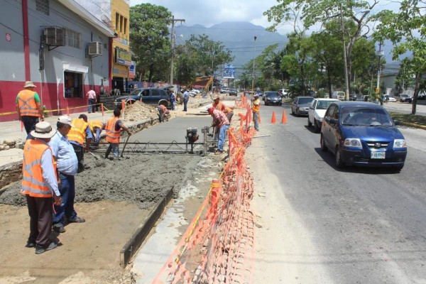 Construyen tercer carril en primer anillo de circunvalación en San Pedro Sula
