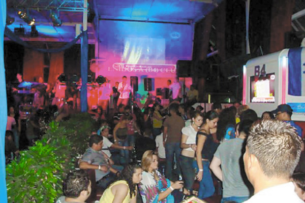 Exitoso show de Gran Banda en B4 Club