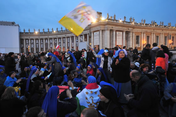 Benedicto XVI nombra beato a Juan Pablo II