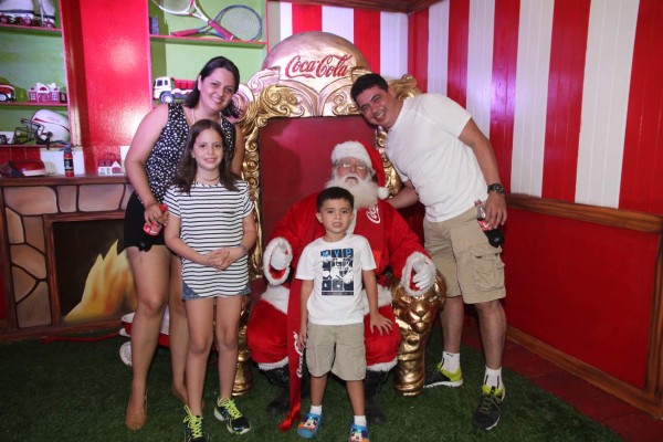 Los sampedranos disfrutan de la Villa coca-cola