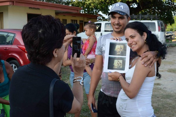 Cubanos varados en Costa Rica más cerca de seguir su viaje a EUA